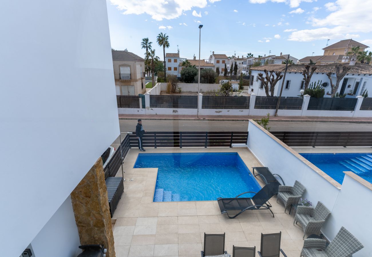 Casa adosada en Torrevieja - Gandhi White Villa by Perfectly Rentals