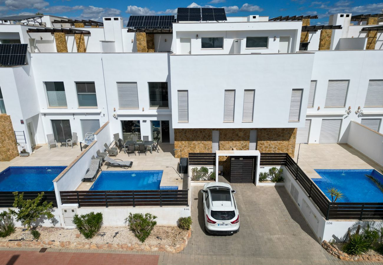 Casa adosada en Torrevieja - Gandhi White Villa by Perfectly Rentals