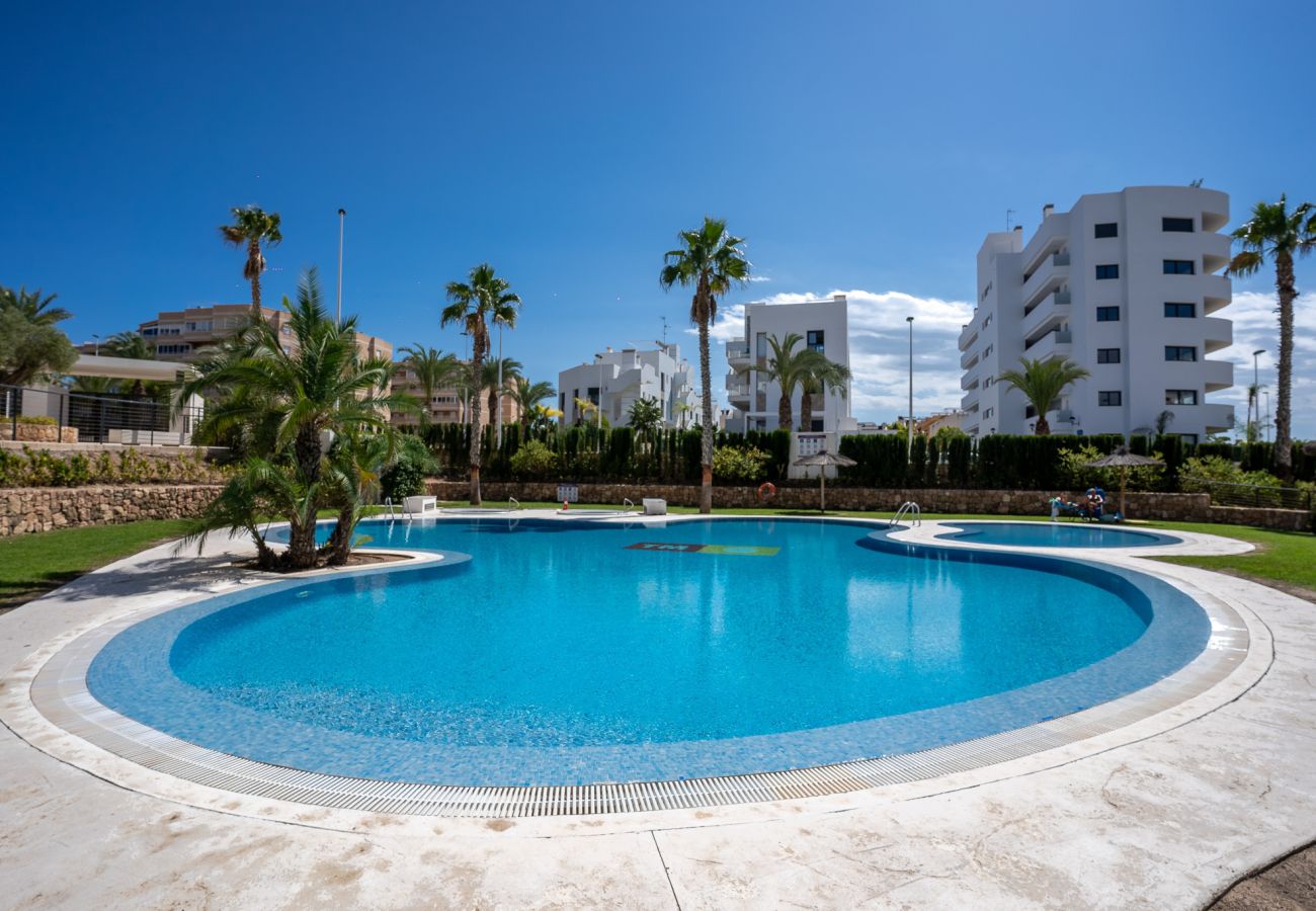 Apartamento en Arenales del Sol - Arenales Bahia Penthouse by Perfectly Rentals