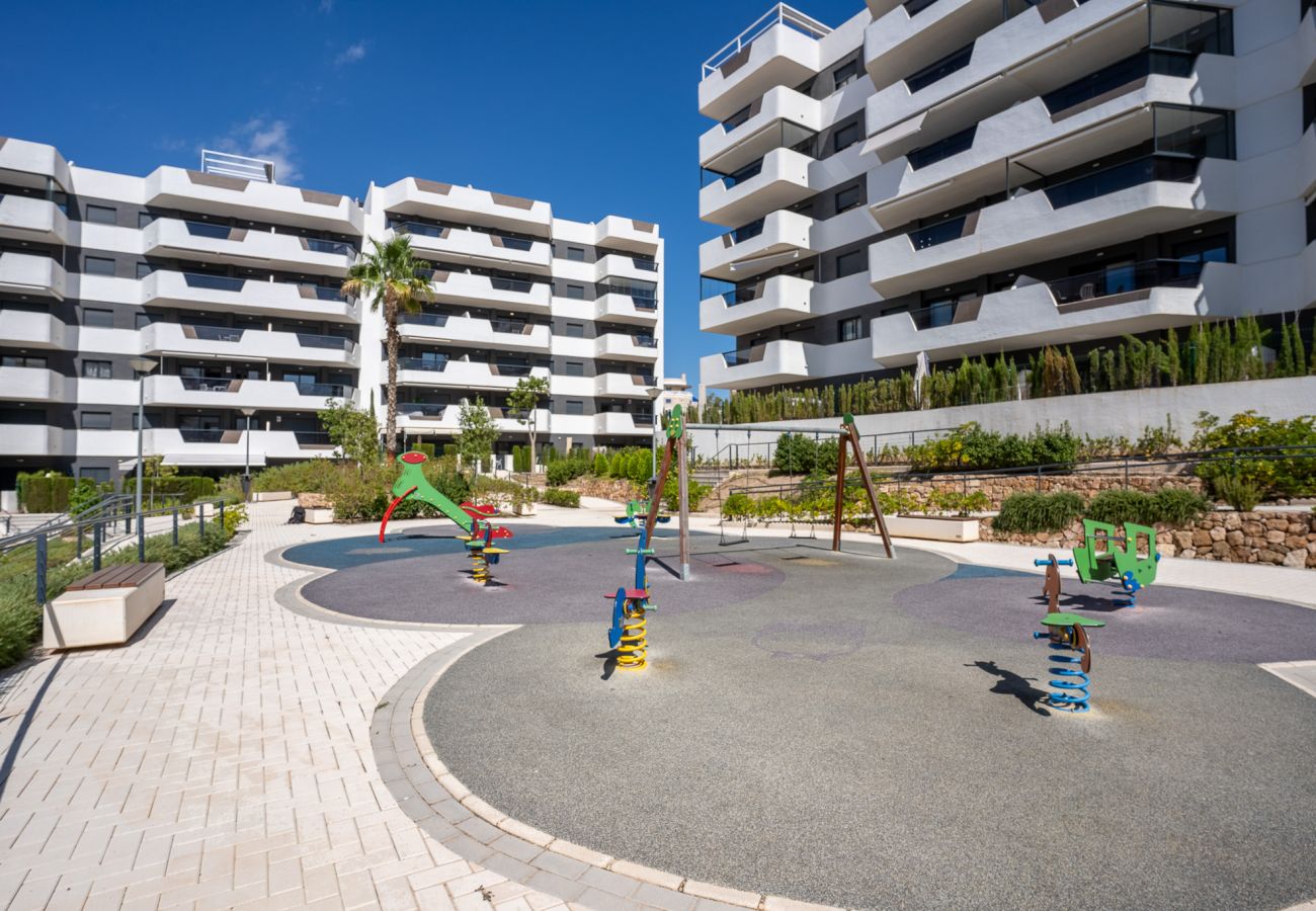 Apartamento en Arenales del Sol - Arenales Bahia Penthouse by Perfectly Rentals