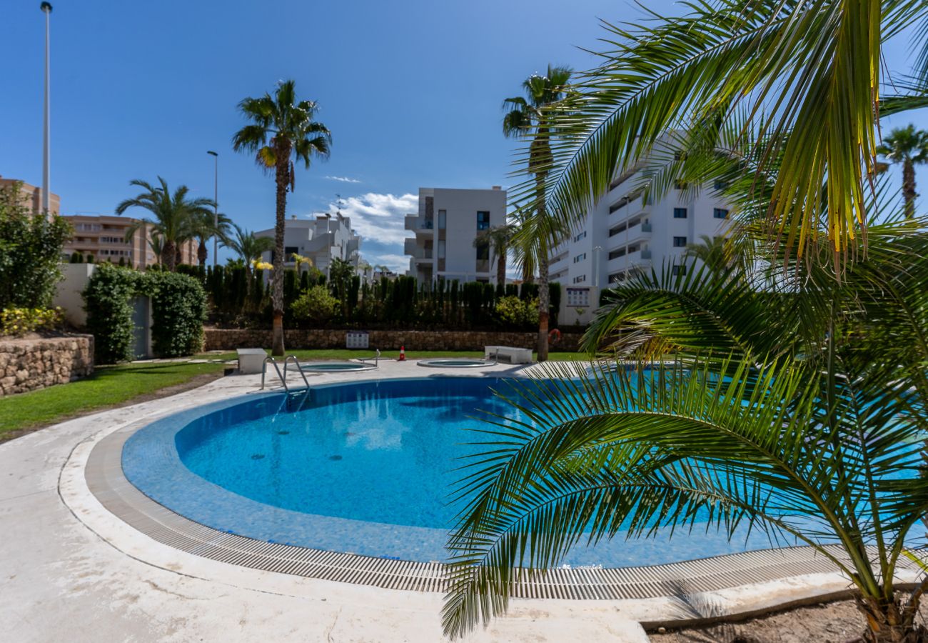 Apartamento en Arenales del Sol - Arenales Bahia Penthouse by Perfectly Rentals