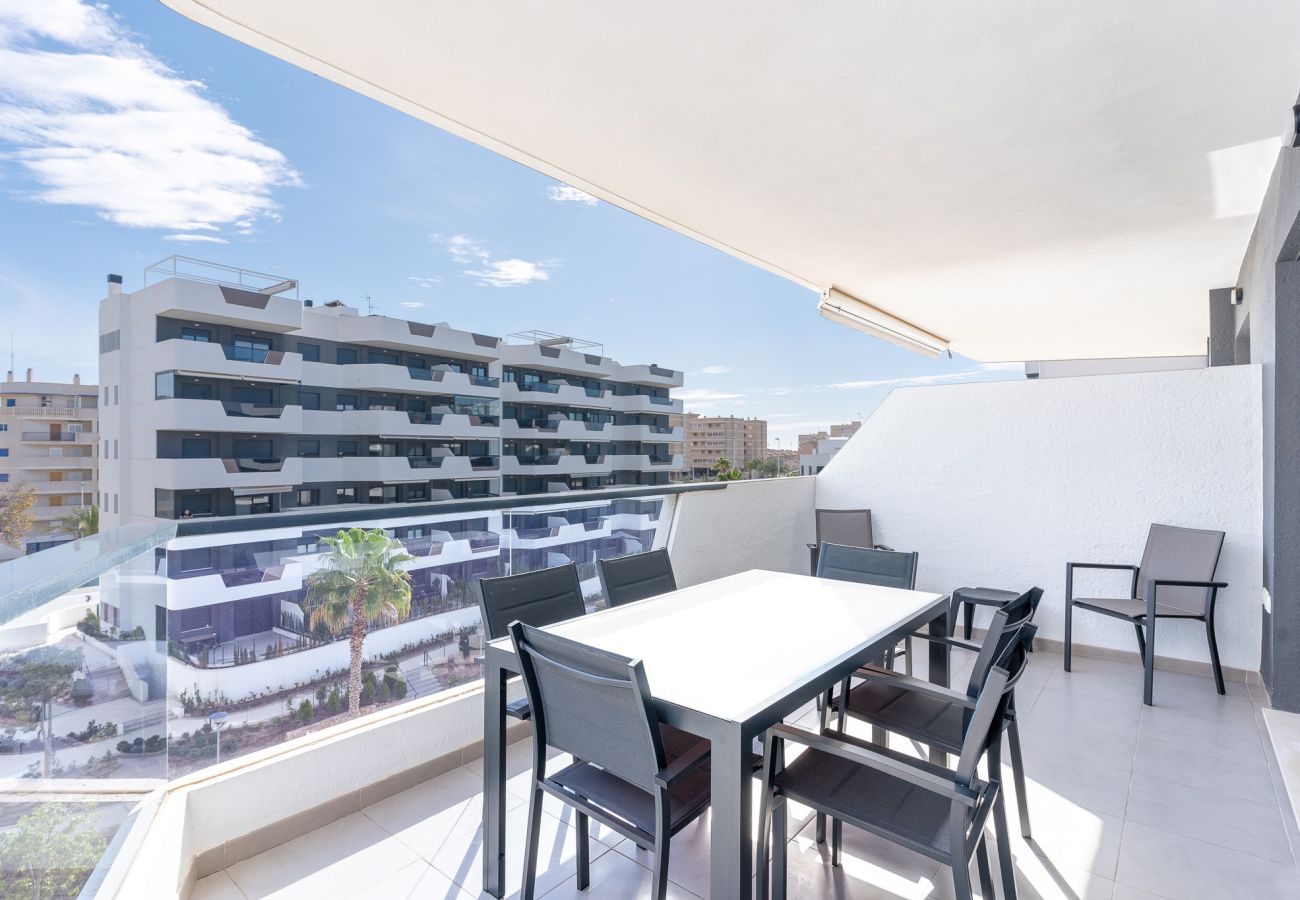 Apartamento en Arenales del Sol - Arenales Bahia Penthouse by Perfectly Rentals