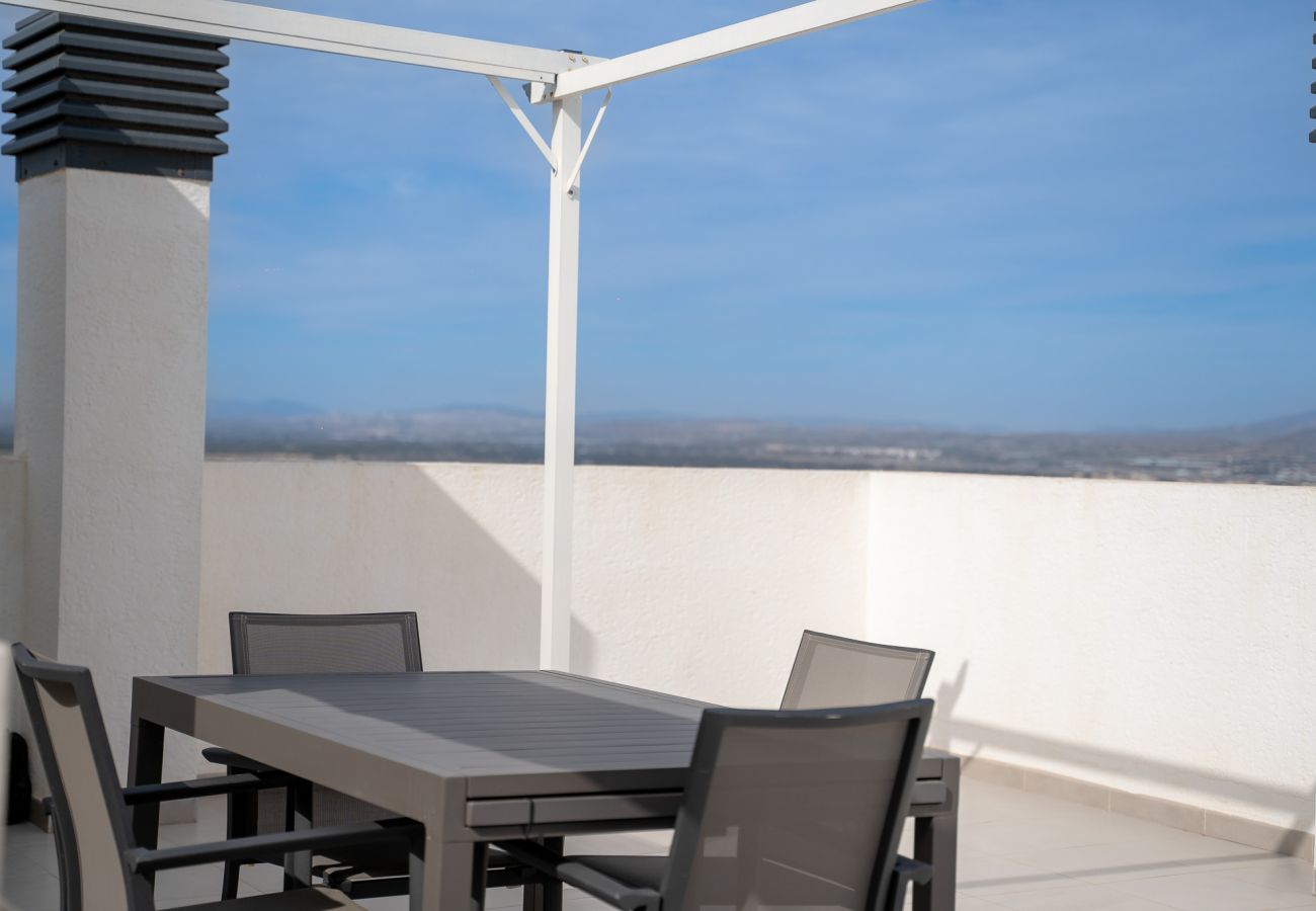 Apartamento en Arenales del Sol - Arenales Bahia Penthouse by Perfectly Rentals