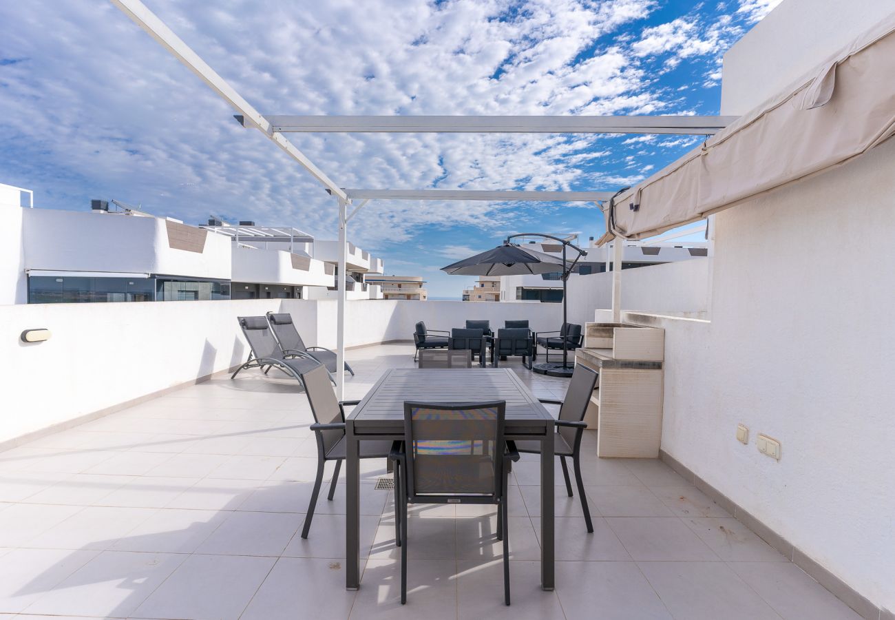 Apartamento en Arenales del Sol - Arenales Bahia Penthouse by Perfectly Rentals