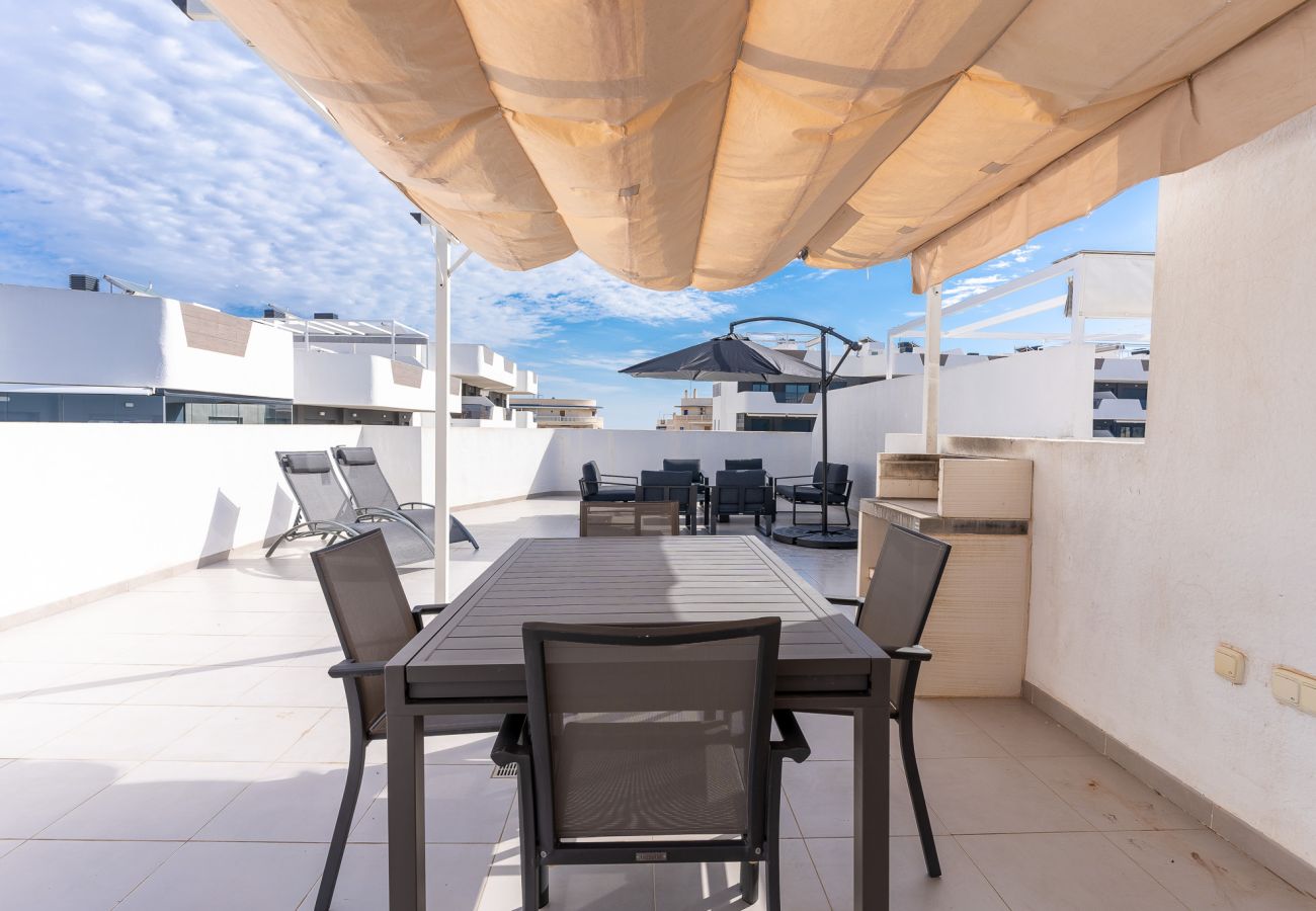 Apartamento en Arenales del Sol - Arenales Bahia Penthouse by Perfectly Rentals