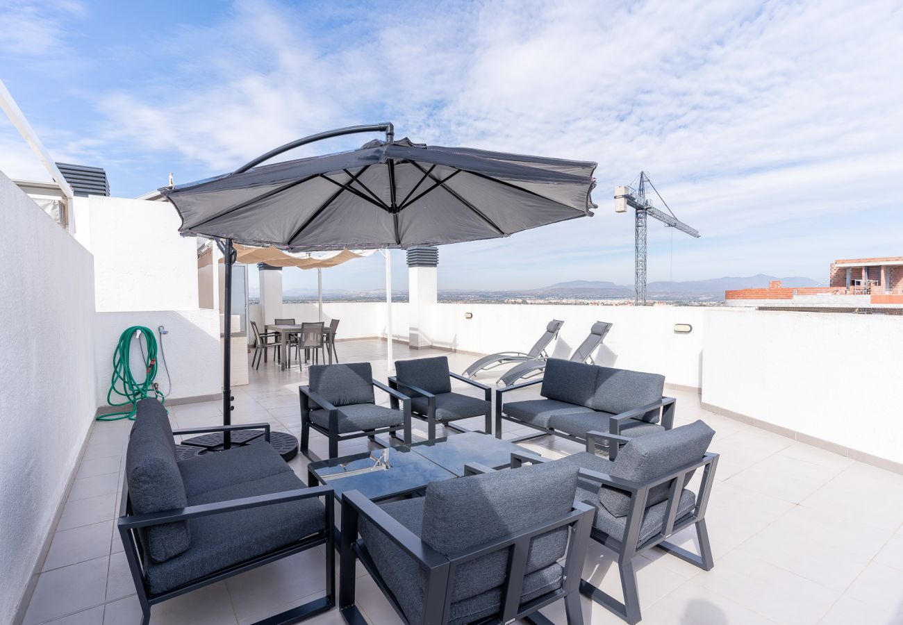 Apartamento en Arenales del Sol - Arenales Bahia Penthouse by Perfectly Rentals