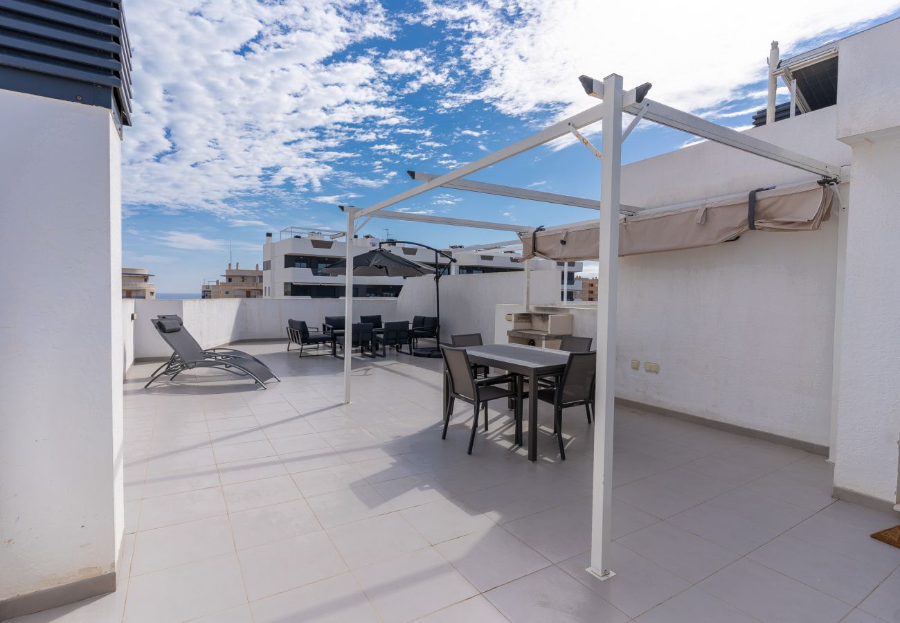 Apartamento en Arenales del Sol - Arenales Bahia Penthouse by Perfectly Rentals