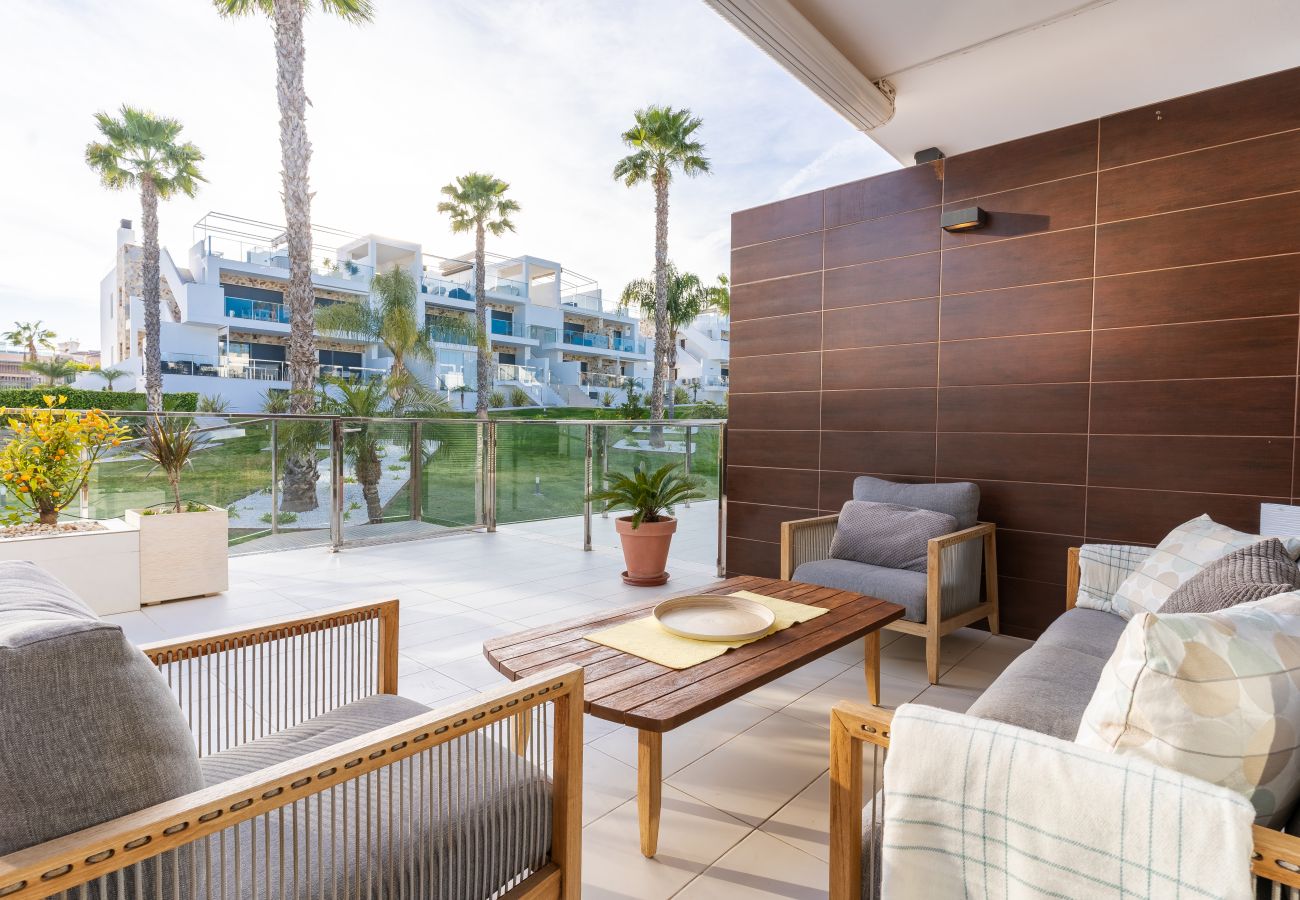 Apartment in Torrevieja - Ceñuela - Lush Haven by United Renters