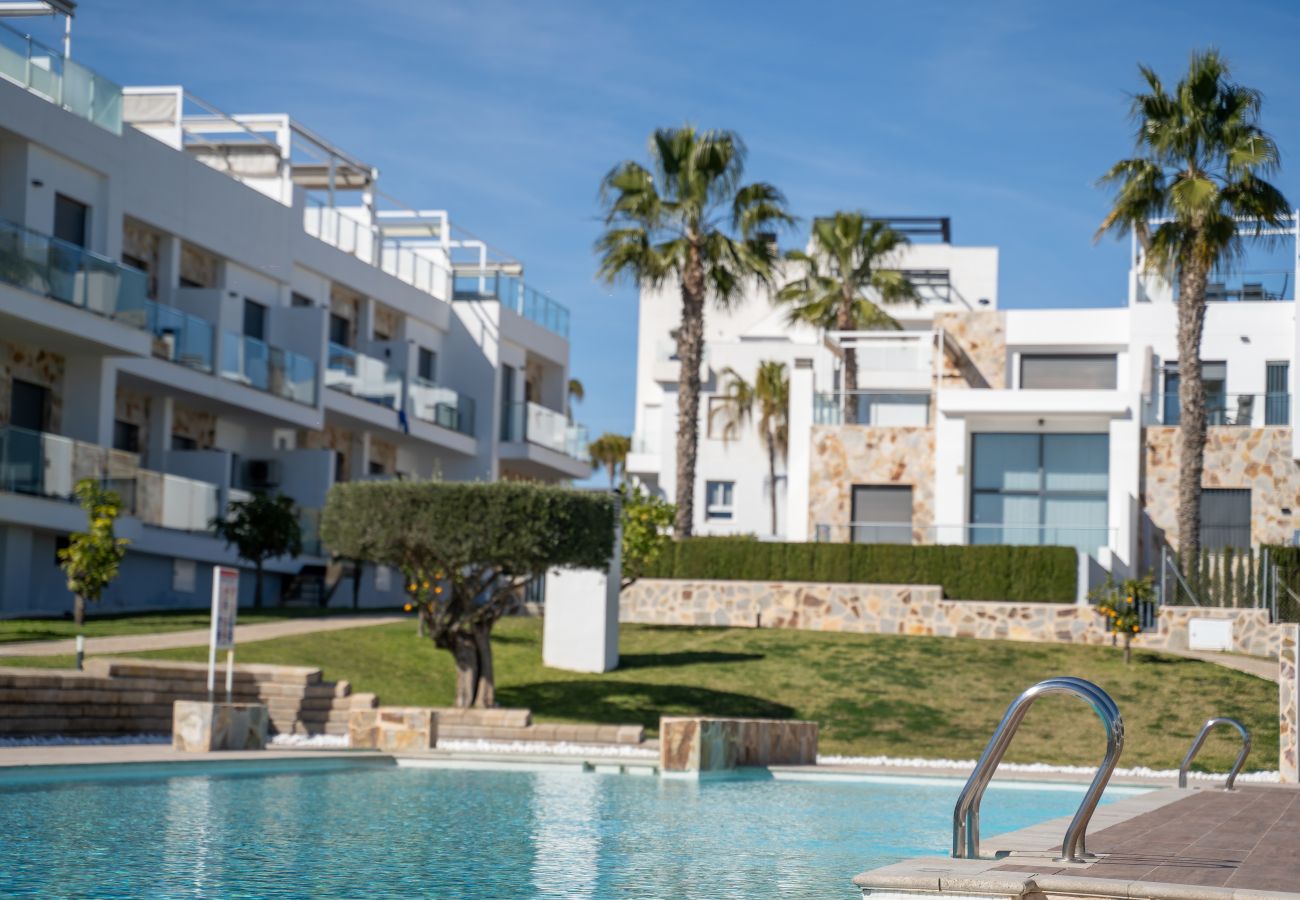 Apartment in Torrevieja - Ceñuela - Lush Haven by United Renters