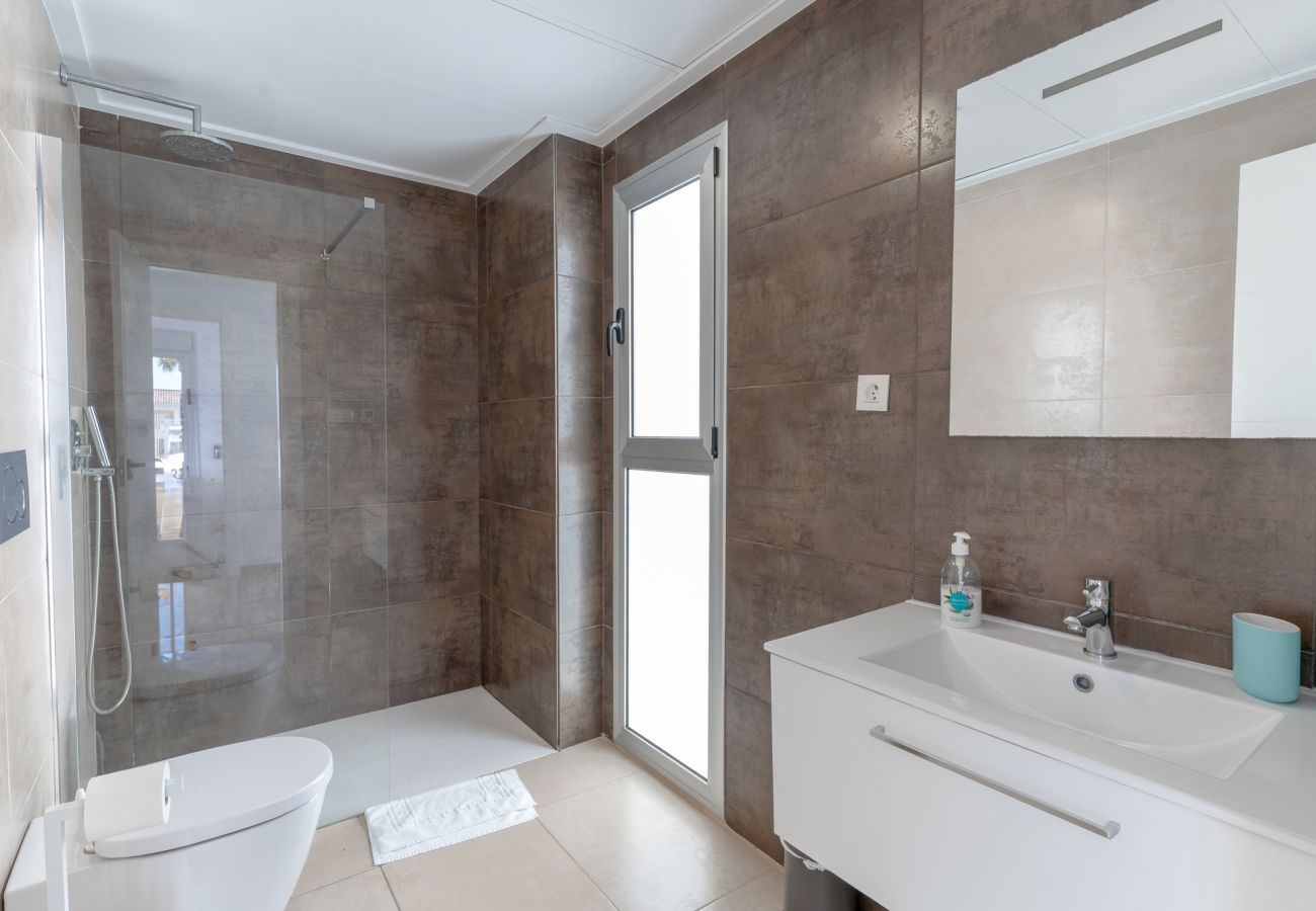 Townhouse in Torrevieja - Gandhi White Villa by Perfectly Rentals