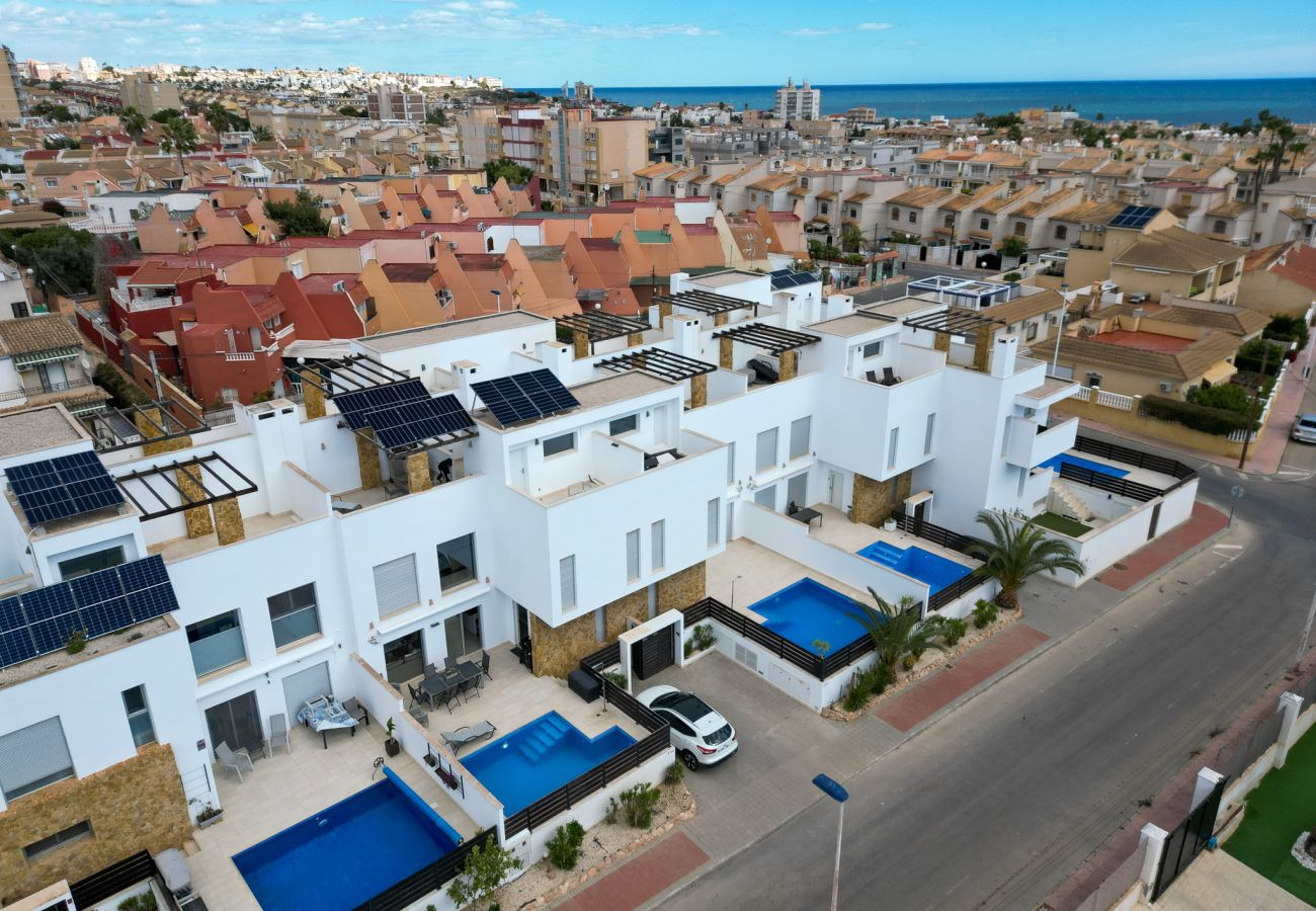 Townhouse in Torrevieja - Gandhi White Villa by Perfectly Rentals