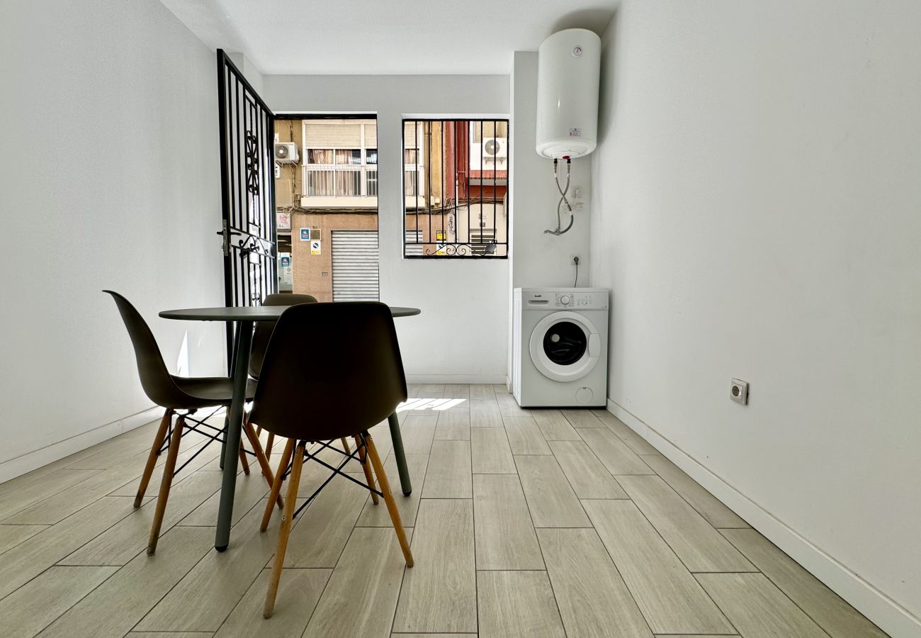 Apartment in Alicante / Alacant - Alcalá Galiano 81 by United Renters