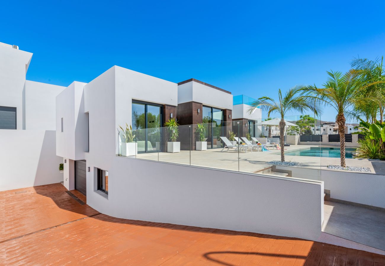 Chalet in El Campello - Luxury Villa by United Renters