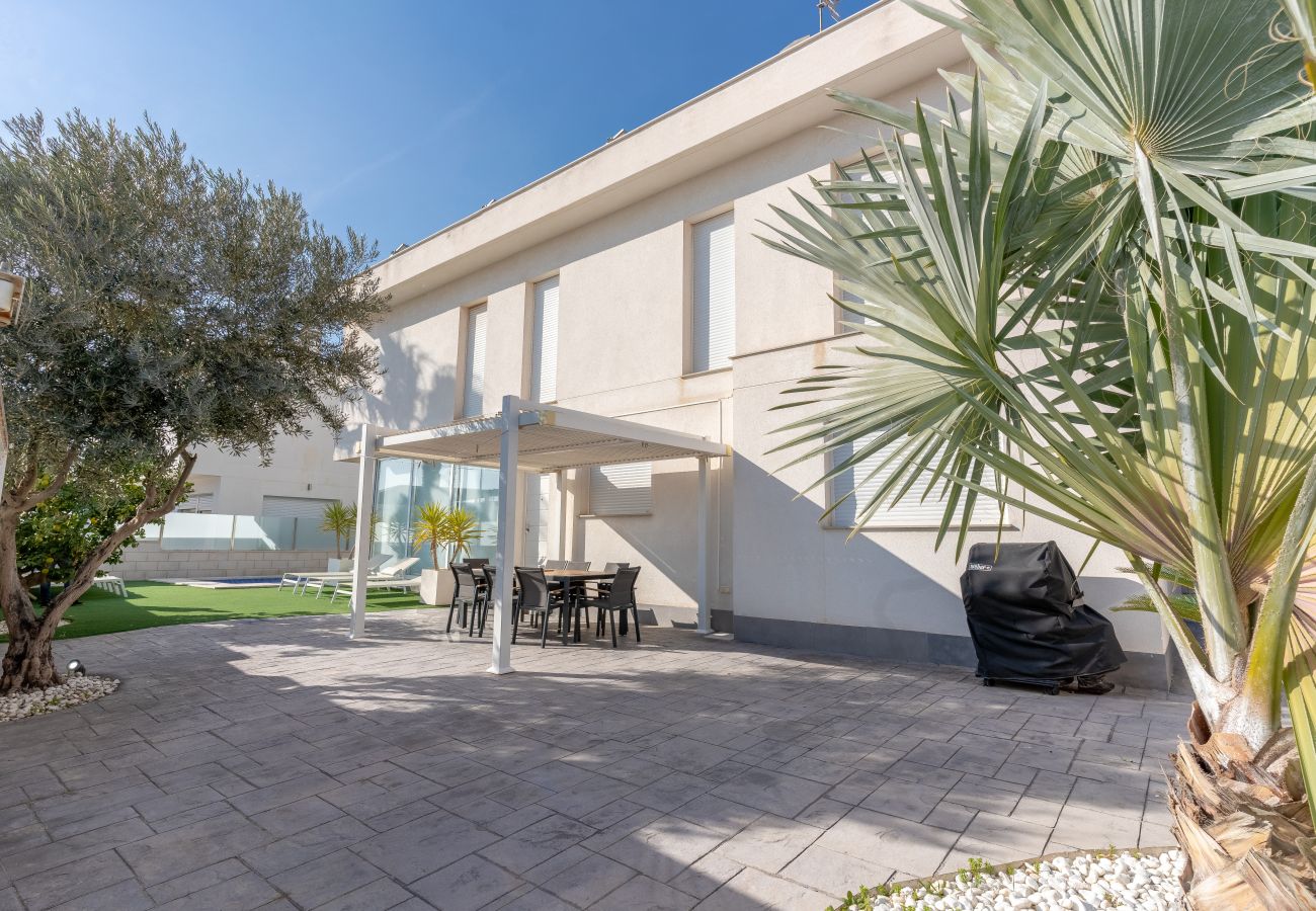 Chalet in Gran Alacant - Villa Oasis del Sol Gran Alacant by United Renters